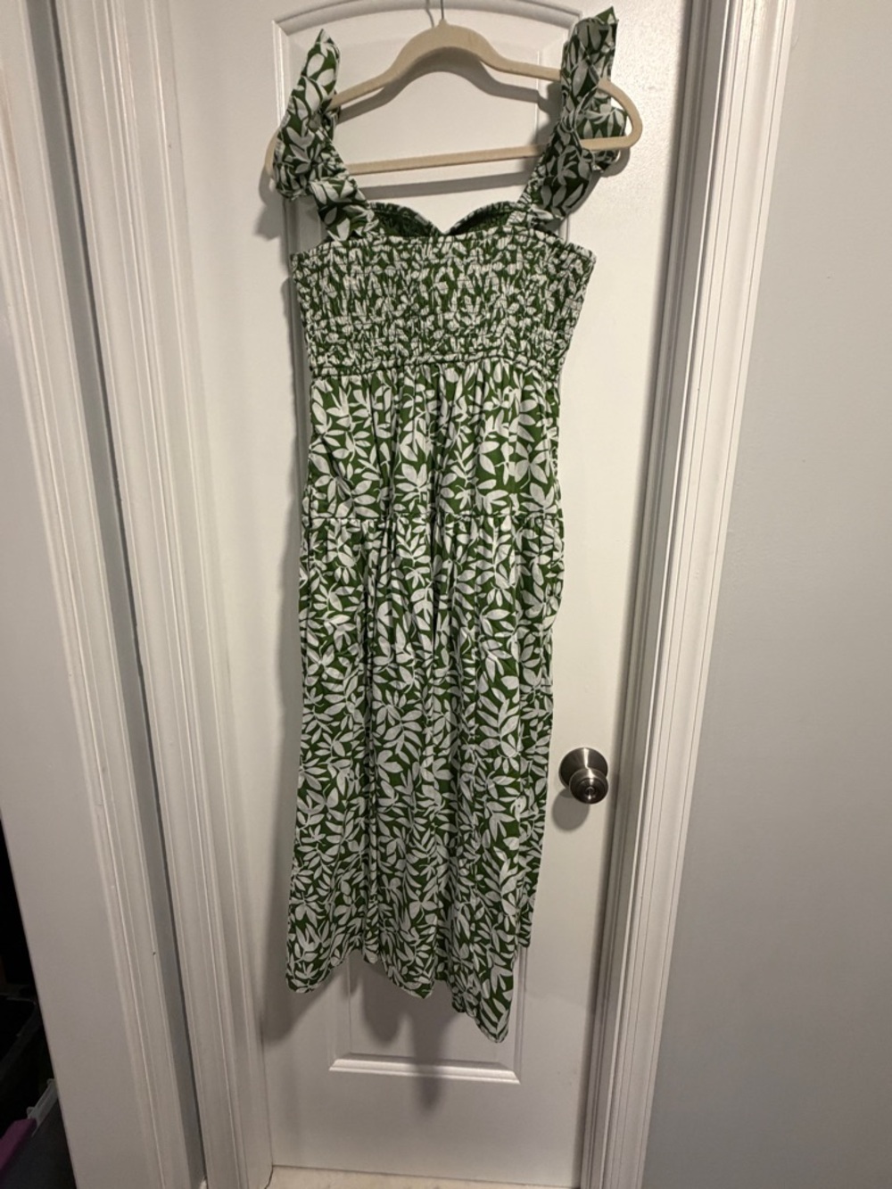 Abercrombie & Fitch Green and White Floral Midi Dress - Picture 3 of 4